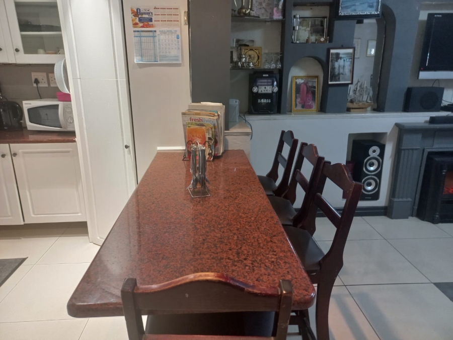 4 Bedroom Property for Sale in Woodlands Western Cape